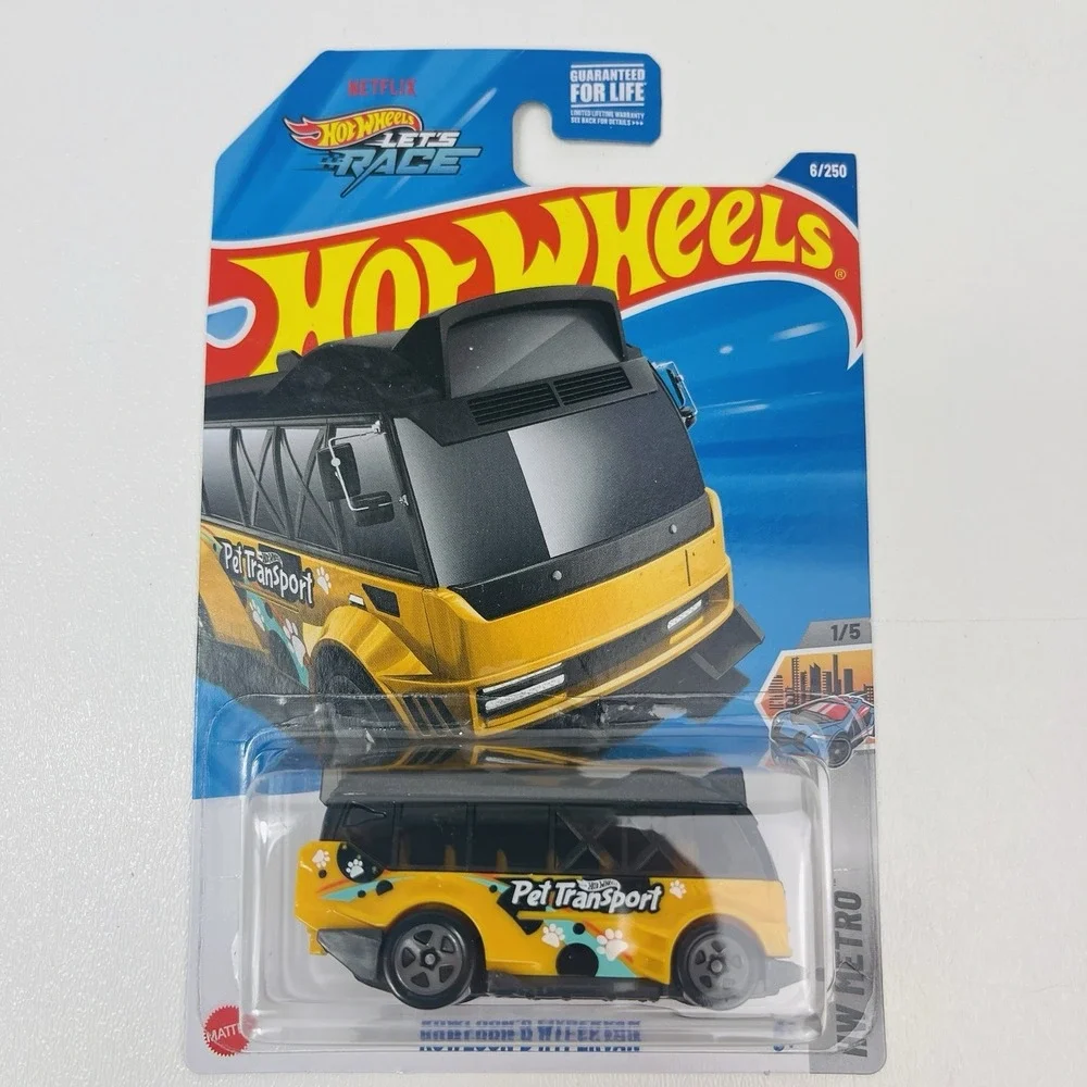 Hot Wheels 2025 Kowloon D Hypervan Yellow 6/250 Pet Transport HW Metro 1/5